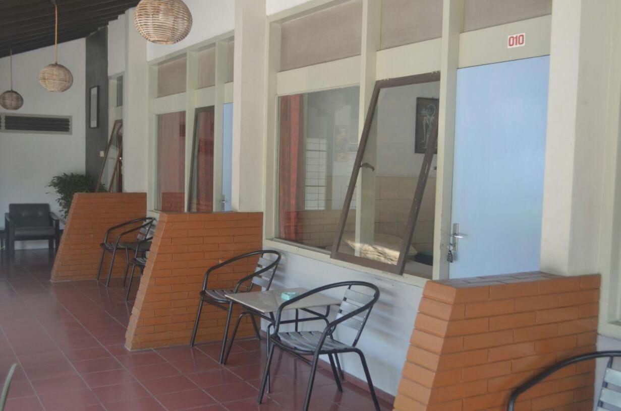Hotel Aneka Baru Sleman  Buitenkant foto