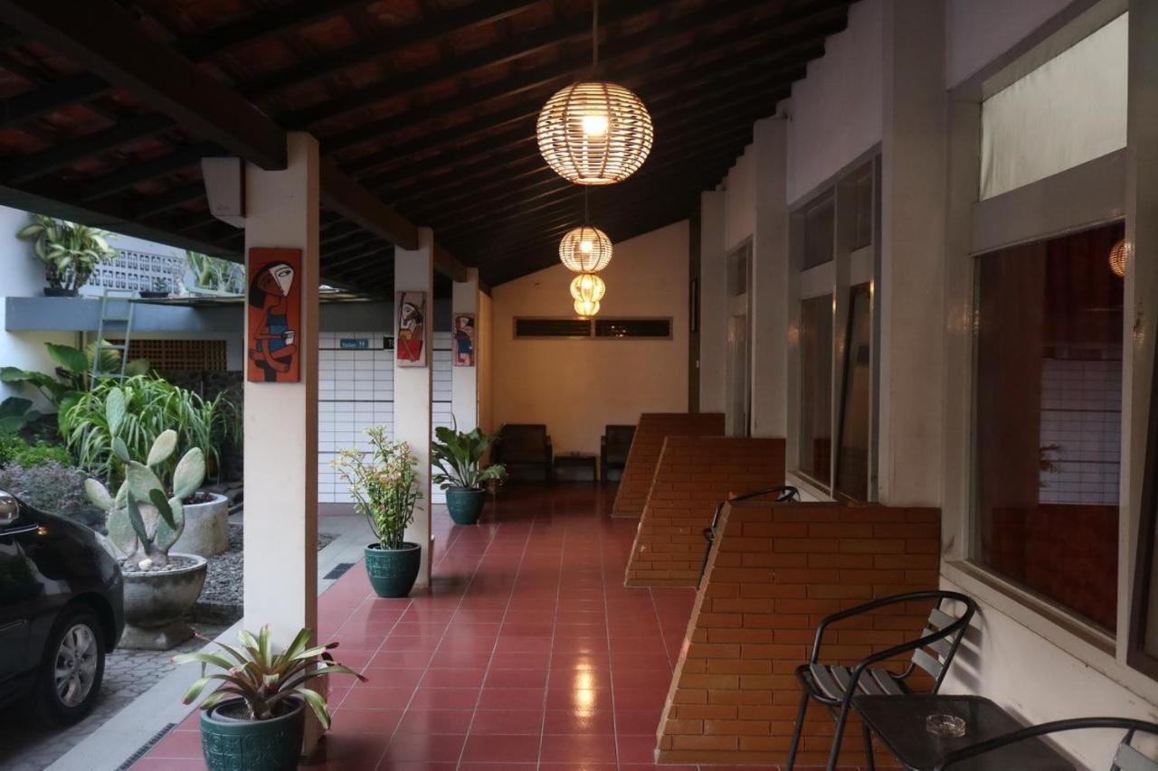 Hotel Aneka Baru Sleman  Buitenkant foto