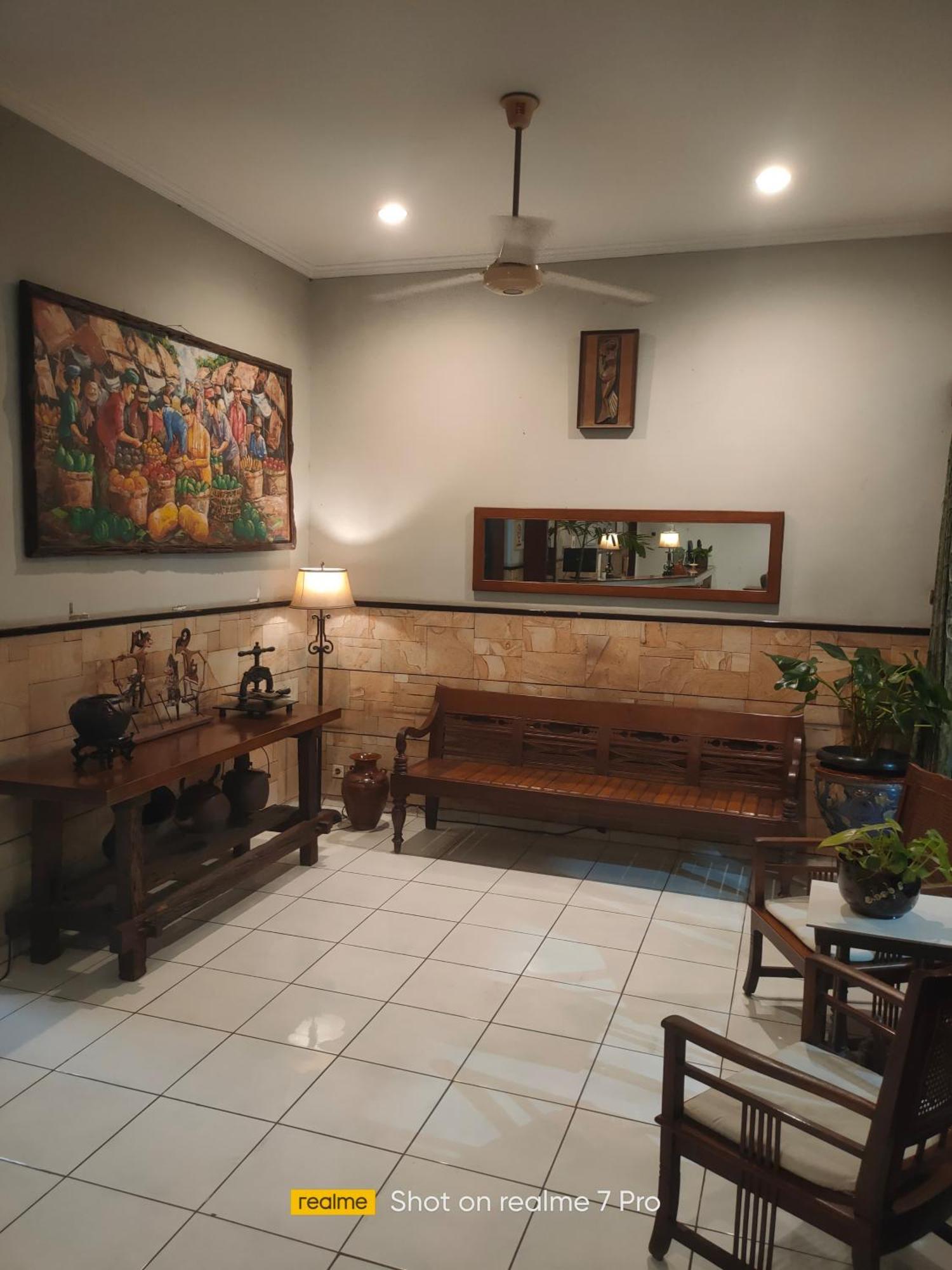 Hotel Aneka Baru Sleman  Buitenkant foto